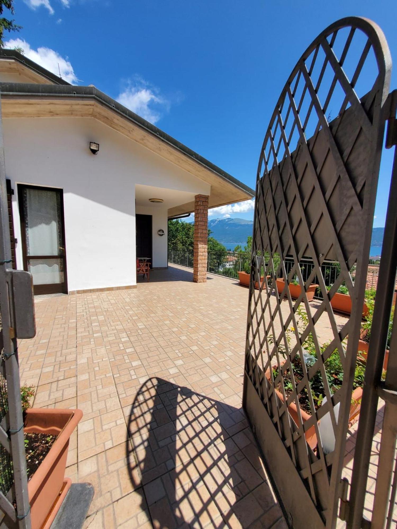 Garda Sunshine Apartment Toscolano Maderno Exterior photo
